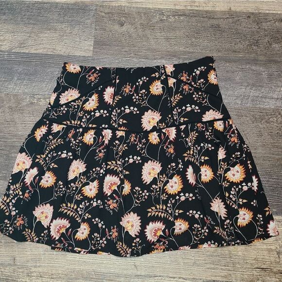 One State Floral Mini Skirt - Picture 4 of 11